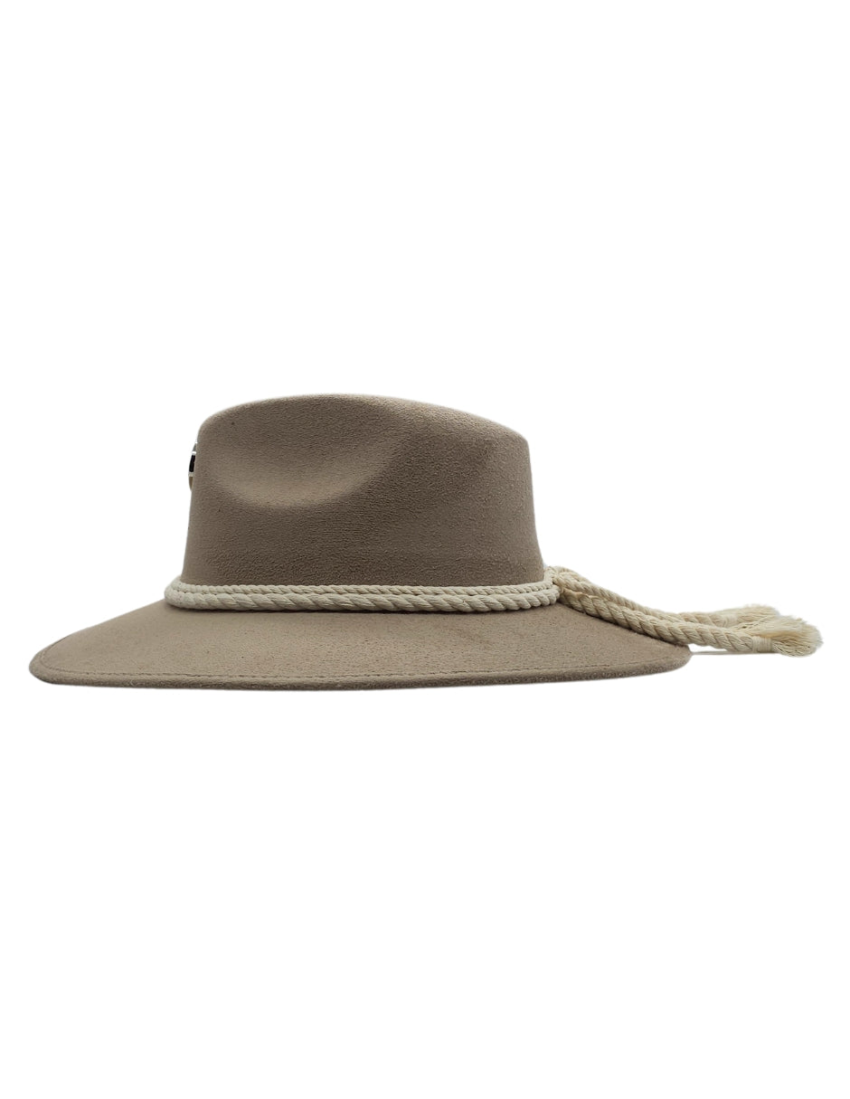 Sombrero Beige de autor con Cordón y diseño Único, modelo NIC.