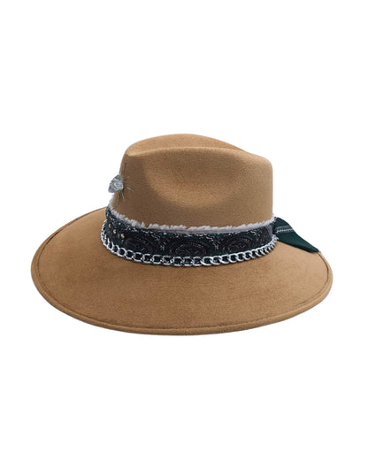 Sombrero Explorer de Autor con Detalles Únicos, modelo BILLY.