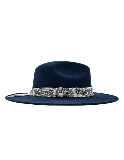 Sombrero de gamuza en color Azul Marino de Autor, modelo DANI.