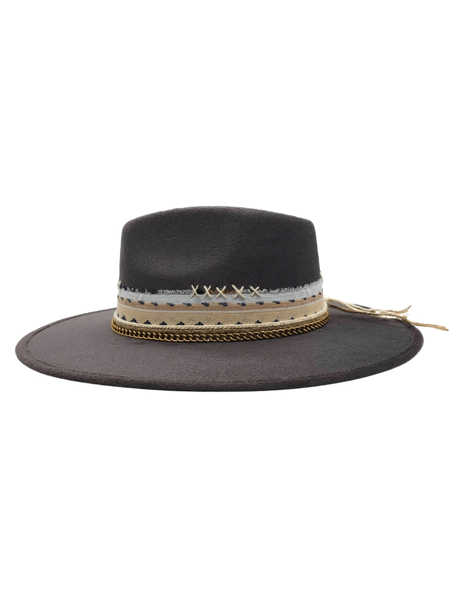 Sombrero en color Gris, diseño de Autor modelo OXFORD.