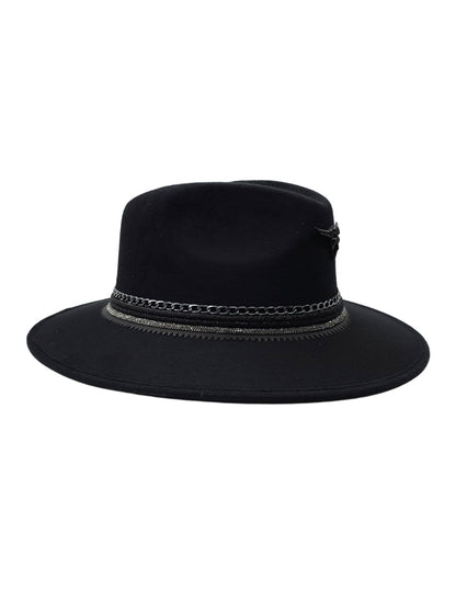 Sombrero Explorer de autor en color negro, modelo THAURUS BLACK.